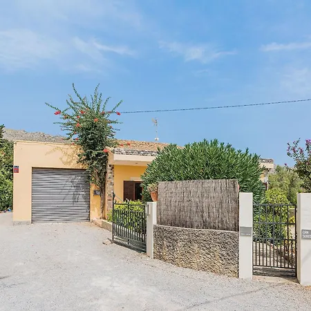 Feriehus Con Piscina, A 5 Min Del Pueblo 6 Personas